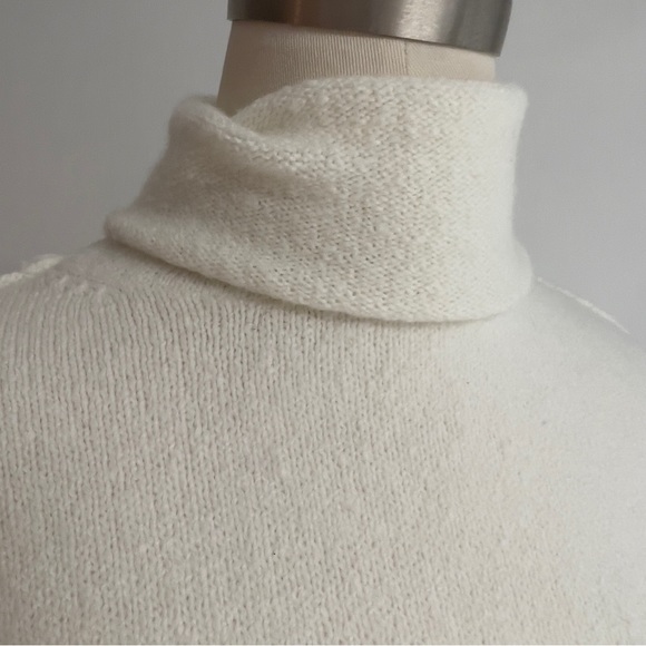 GAP Slouchy Turtleneck Sweater NWOT - Picture 3 of 8